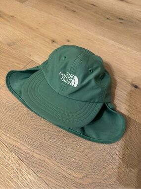 The North Face Kids Green Neck-Guard Sun Hat
